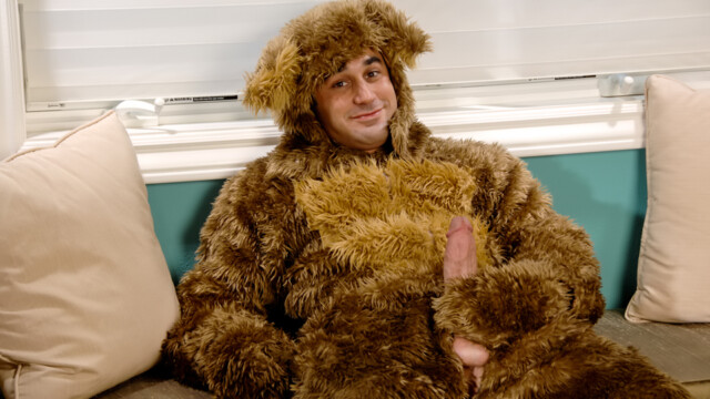 Samuel O’Toole Bares All in Intimate Solo Session